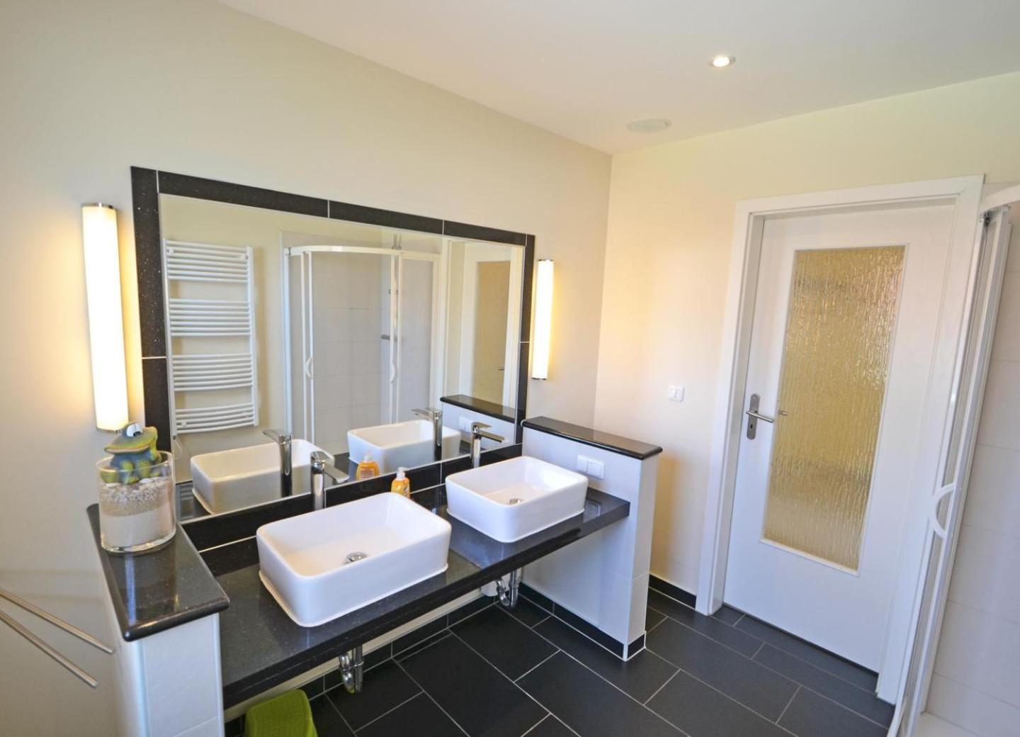 Haus Triade Ferienwohnung Triade 3 Цинновиц Экстерьер фото